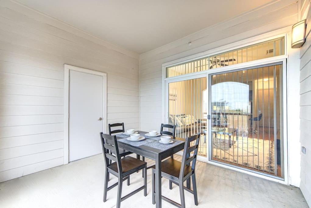 Chic 1Br Near Nrg With Pool Wifi Freeparking Apartamento Houston Exterior foto