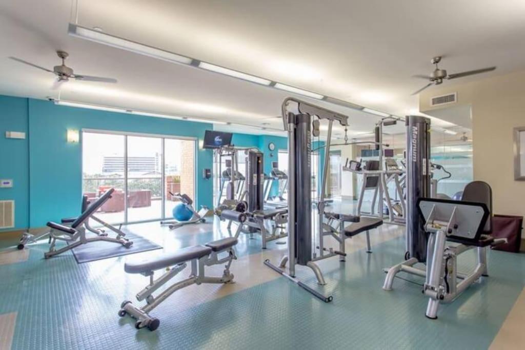 Chic 1Br Near Nrg With Pool Wifi Freeparking Apartamento Houston Exterior foto