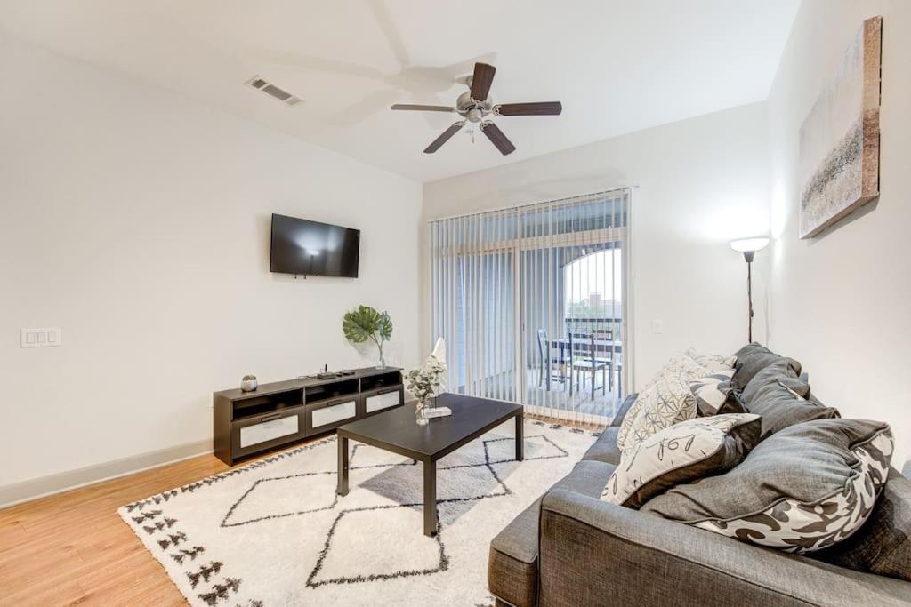 Chic 1Br Near Nrg With Pool Wifi Freeparking Apartamento Houston Exterior foto