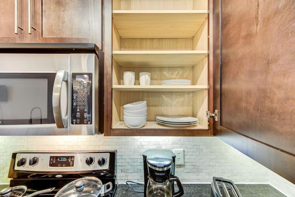 Chic 1Br Near Nrg With Pool Wifi Freeparking Apartamento Houston Exterior foto