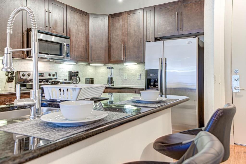 Chic 1Br Near Nrg With Pool Wifi Freeparking Apartamento Houston Exterior foto