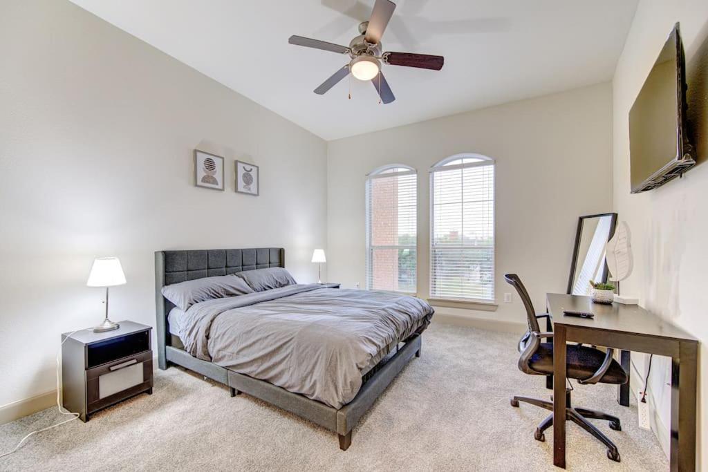 Chic 1Br Near Nrg With Pool Wifi Freeparking Apartamento Houston Exterior foto