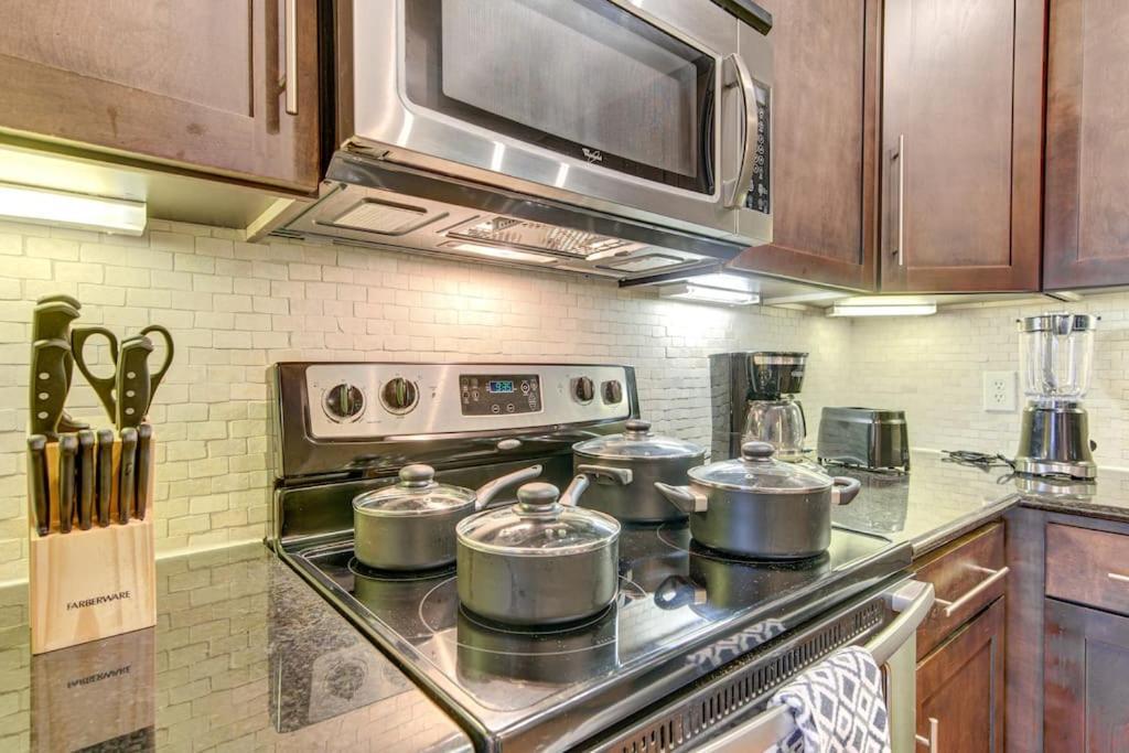 Chic 1Br Near Nrg With Pool Wifi Freeparking Apartamento Houston Exterior foto