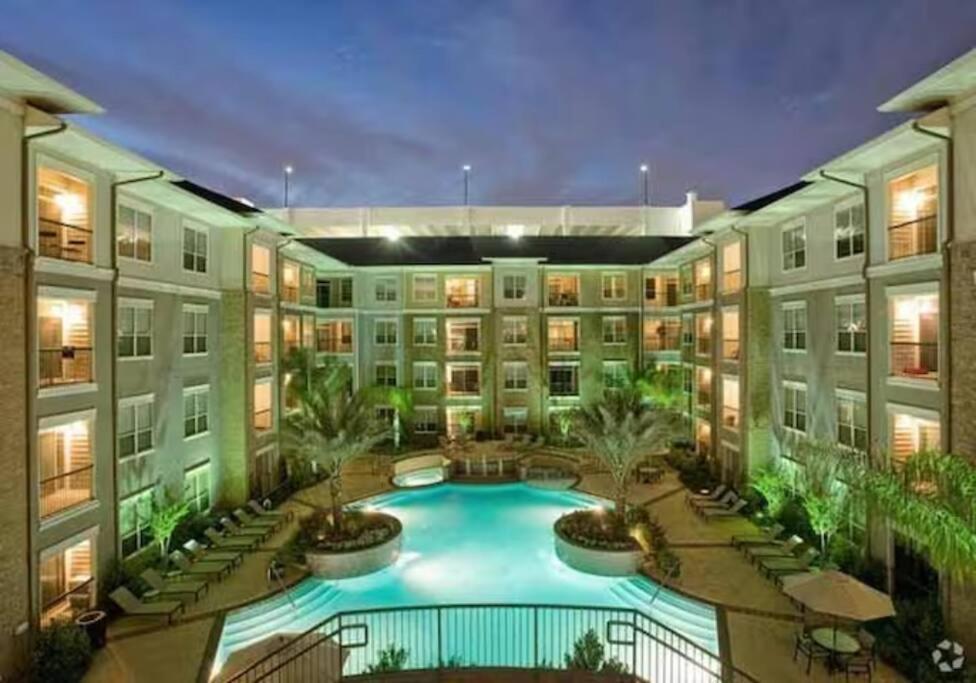 Chic 1Br Near Nrg With Pool Wifi Freeparking Apartamento Houston Exterior foto